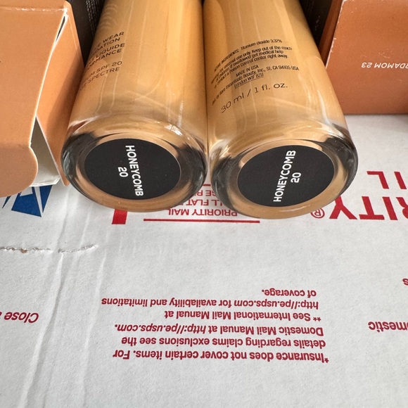 Reserve: bareMinerals BAREPRO Foundation - Picture 6 of 7